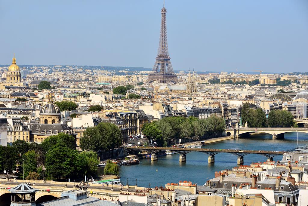 6 Reasons to Buy Property in Paris